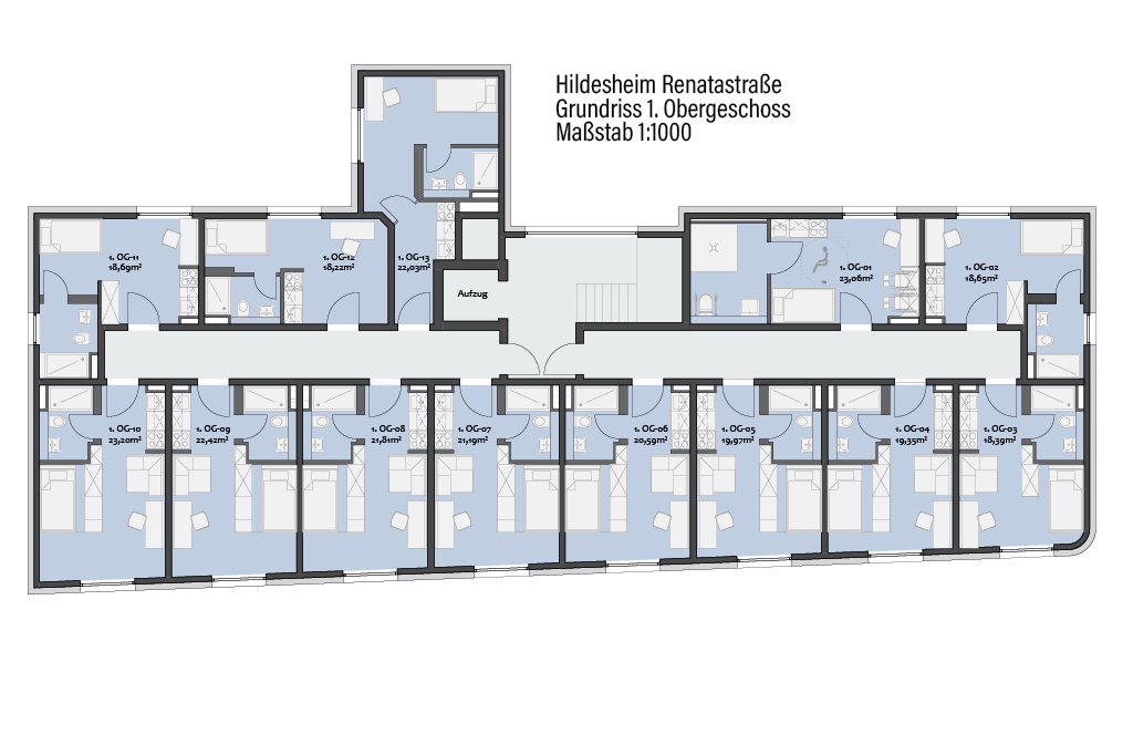 Grundriss des ersten Obergeschosses eines Gebäudes mit der Bezeichnung Hildesheimer Renatastraße, der mehrere Zimmer, Bäder und Gemeinschaftsräume zeigt, wobei Türen, Fenster und Flure deutlich markiert sind. Maßstab: 1:1000.